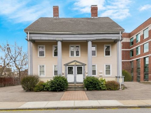 18 Bacon St, Newton MA  02458-1616 exterior