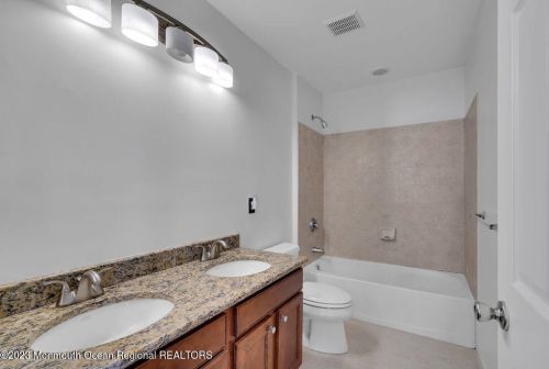 111 Picadilly Dr, Jackson Twp NJ  08527-1290 exterior