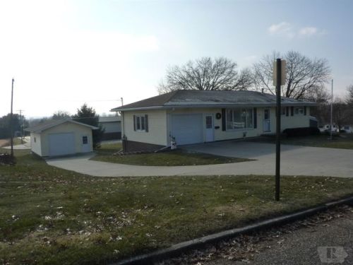 1531 Sunset Dr, Koszta, IA 52208-1319