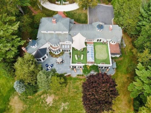 61 Brg St, Hingham MA 02061-2333 exterior