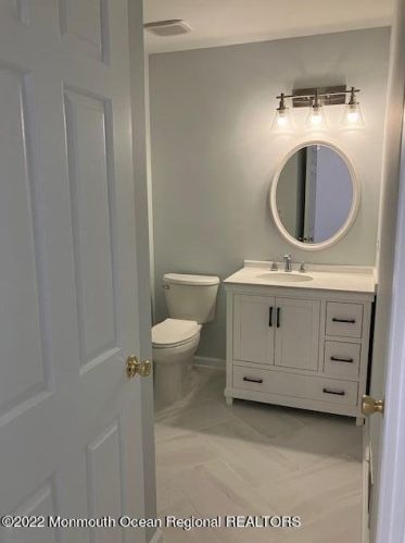 6 Essex Dr, Little Silver NJ  07739-1230 exterior