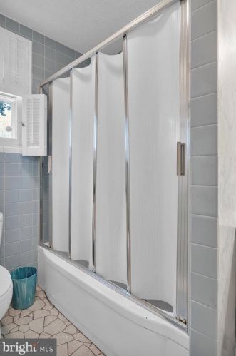 228 Somerset Rd, West Deptford NJ 08096-6066 exterior