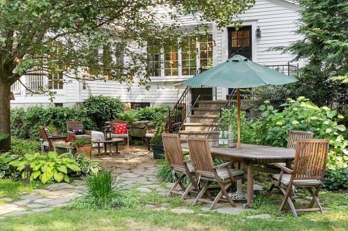 438 Main St, Acton MA  01720-3810 exterior