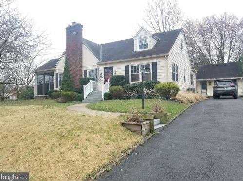 301 High St, West Deptford, NJ 08096-2225