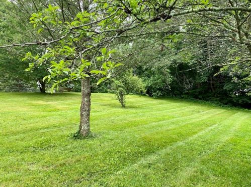 1070 Somerset Ave, Taunton MA 02780-4622 exterior