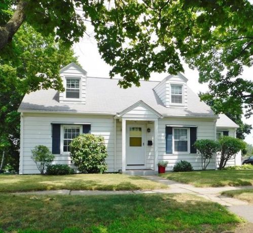 16 Scherpa St, Agawam, MA 01001-1311