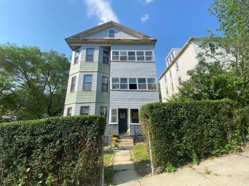 7 Kendall St, Worcester MA 01605-2715 exterior