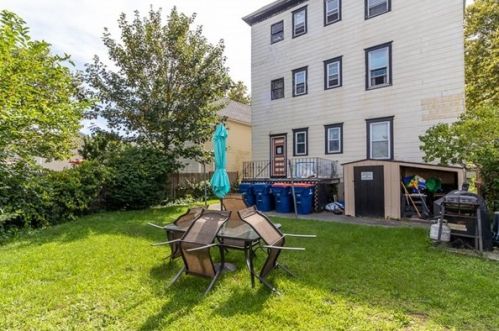 444 Brock Ave, New Bedford MA 02744-1437 exterior