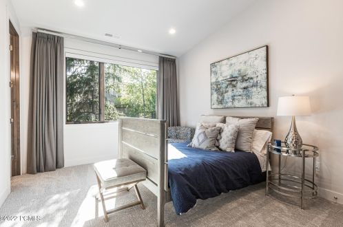 4928 Silver Spg, Park City UT 84098-6042 exterior