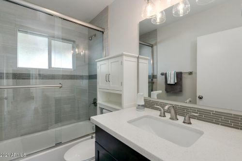 3340 Clarendon Ave, Phoenix AZ 85031-3140 exterior