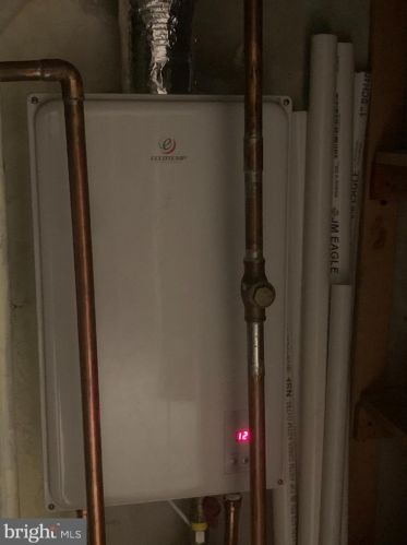 6822 Loretto Ave, Philadelphia PA 19111-5844 exterior