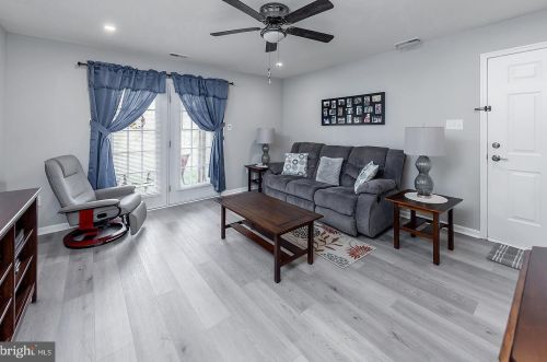 1162 Tristram Cir, West Deptford NJ  08051-2239 exterior