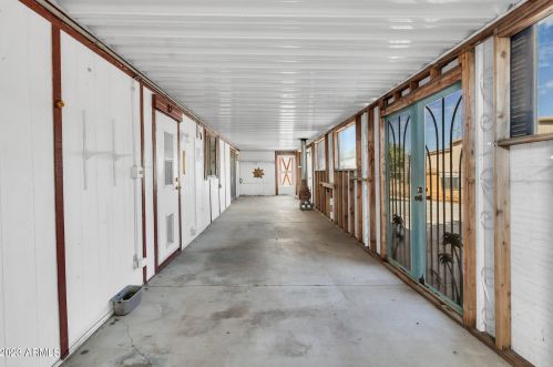 18438 2nd Pl, Phoenix AZ 85022-1011 exterior