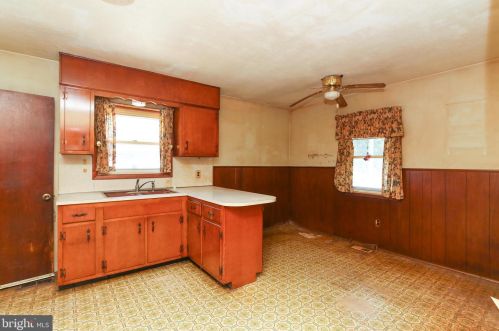 352 Mantua Ave, West Deptford NJ 08066-1277 exterior