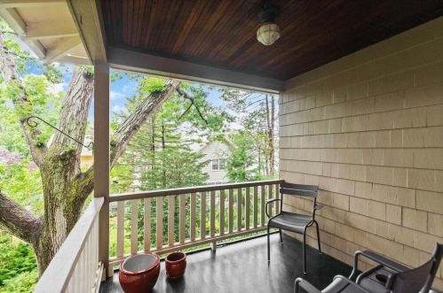 147 Highland Ave, Arlington MA 02476-7846 exterior