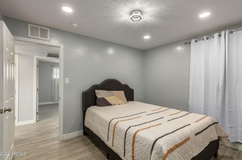 1828 Cocopah St, Phoenix AZ 85007-4023 exterior