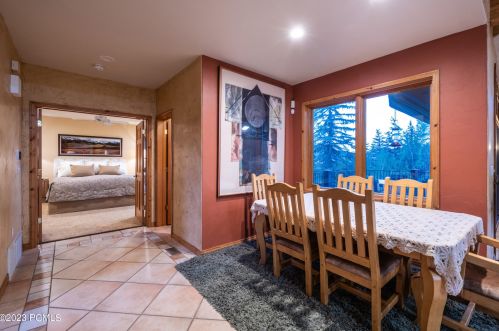 2068 Mahre Dr, Park City UT 84098-8508 exterior