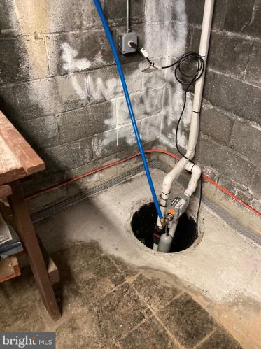 124 Military Dr, West Deptford NJ 08063-1507 exterior