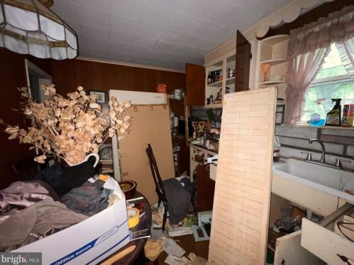 1287 Clements Bridge Rd, West Deptford NJ 08096-3085 exterior