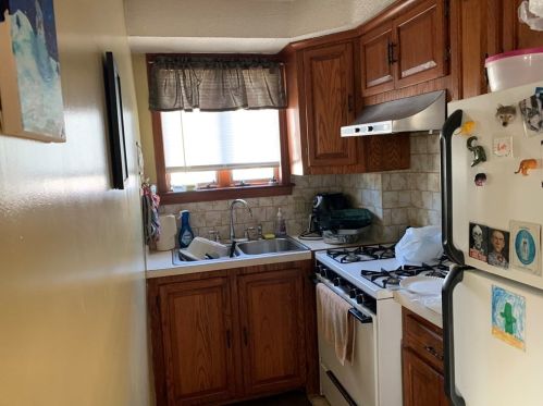 129 Bates, New Bedford MA 02745-6009 exterior