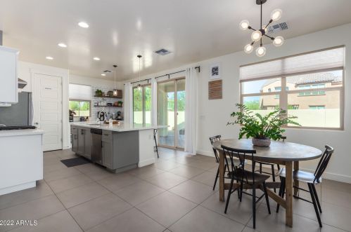 9824 3rd Ave, Phoenix AZ  85041-8871 exterior