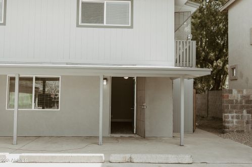 2221 27th St, Phoenix AZ 85008-4924 exterior