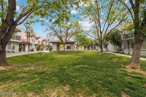 18239 40th St, Phoenix AZ  85032-1447 exterior