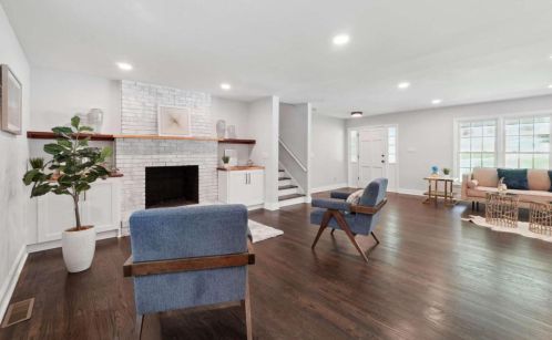 2022 Deren Way, Atlanta GA  30345-3710 exterior