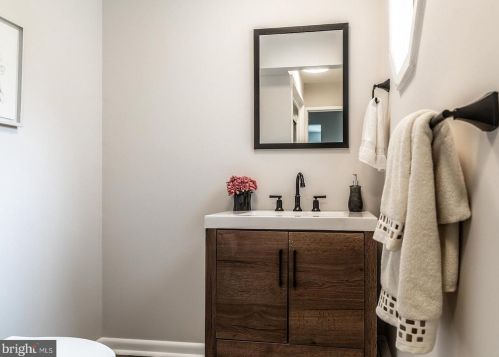 1476 Crown Pt Rd, West Deptford NJ 08093-1712 exterior