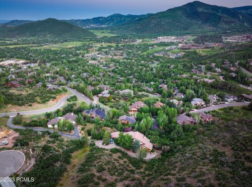2068 Mahre Dr, Park City UT 84098-8508 exterior