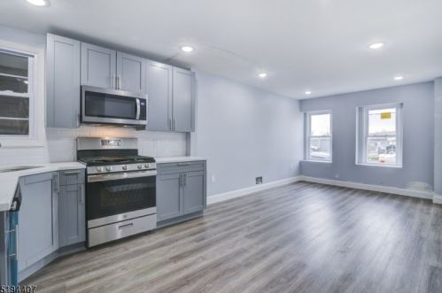 96 Greylock Ave, Belleville NJ 07109-3326 exterior