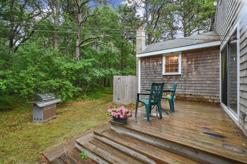 46 Bow Rd, Eastham MA 02642-1877 exterior