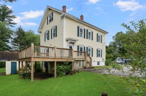 20 Pine St, Glocester, RI 02859-3117