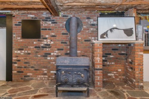 440 Stonetown Rd, Skyline Lakes NJ  07456-1200 exterior