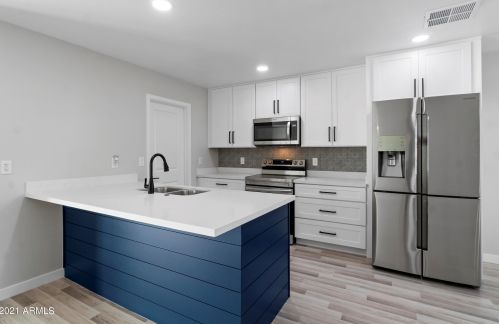 3015 Corrine Dr, Phoenix AZ 85029-1965 exterior