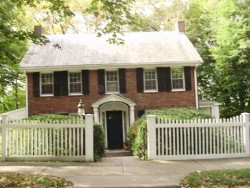 136 Ridge Ave, Newton, MA 02459-2536