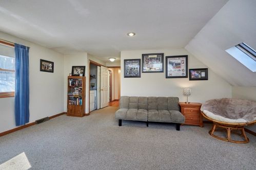 1685 Mountain Rd, Montgomery MA 01085-1480 exterior