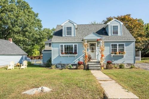 81 Gilmore St, Dracut, MA 01826-5544