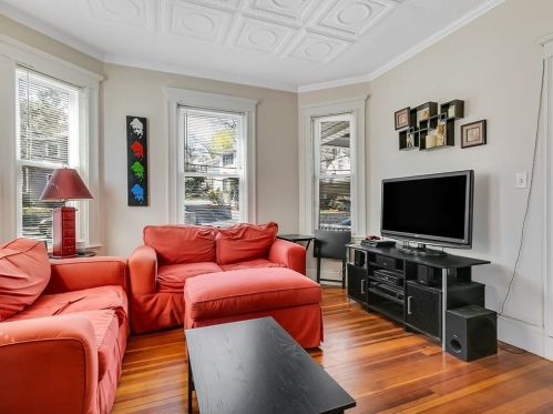 61 Paul Revere Rd, Arlington MA 02476-5729 exterior