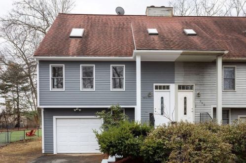 582 Lake St, Shrewsbury, MA 01545-4643