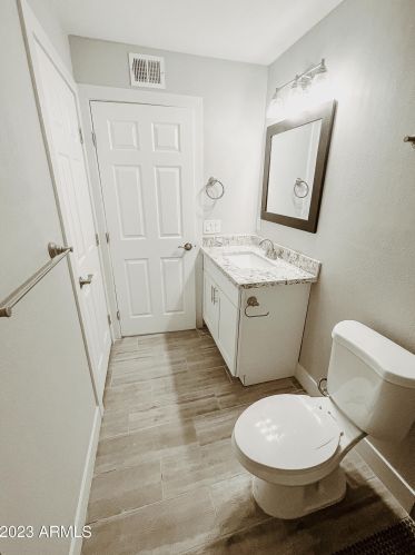 2221 27th St, Phoenix AZ 85008-4924 exterior