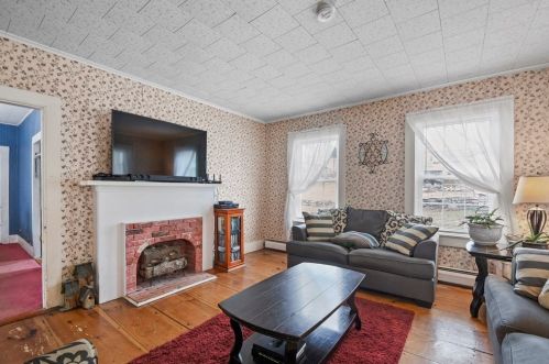 90 Mechanic St, Barre MA exterior