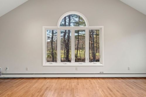 901 Randolph Ave, Milton MA 02186-3404 exterior