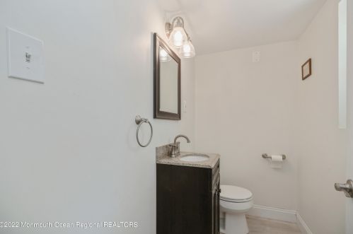 41 Holly Dr, West Deptford NJ 08096-3317 exterior