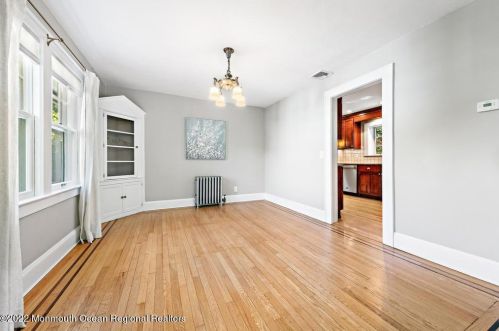 182 Pinckney Rd, Little Silver NJ 07739-1015 exterior