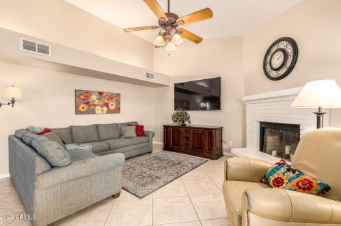 17002 32 Way, Phoenix AZ 85018-3973 exterior