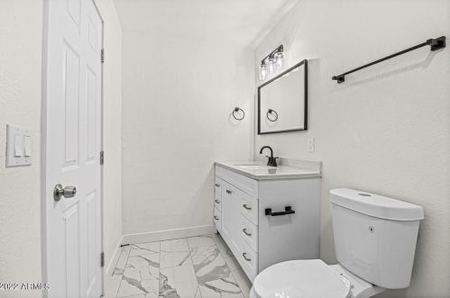 8219 25 St, Phoenix AZ 85042-7019 exterior