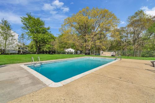 1120 Farmingdale Rd, Jackson Twp NJ  08527-1380 exterior