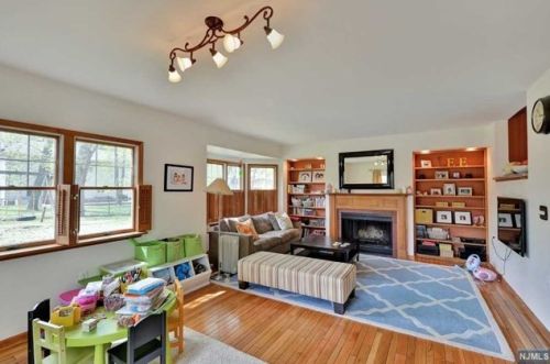 20 Pershing Pl, Cresskill NJ  07626-1910 exterior