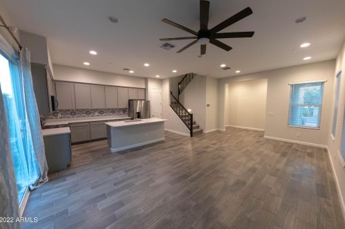 3033 37th Way, Phoenix AZ  85018-2219 exterior